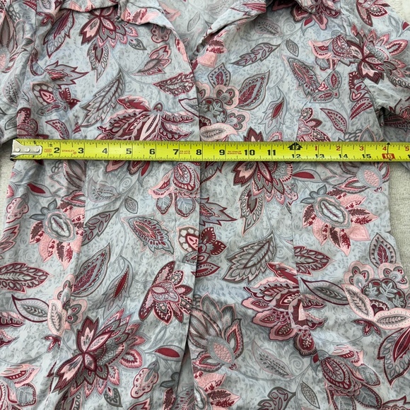 Due Per Due Silk Paisley Pattern Gray and Pink Button Down Size 6 - Picture 3 of 7